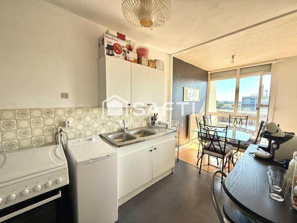 DERNIER ÉTAGE – LUMINEUX – GARE À PIED