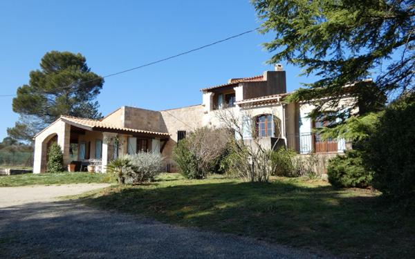 Maison à vendre    5 pièces •  Sillans-la-Cascade