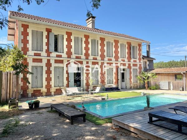 Demeure de charme XIXe siècle avec piscine au calme sur SALLES