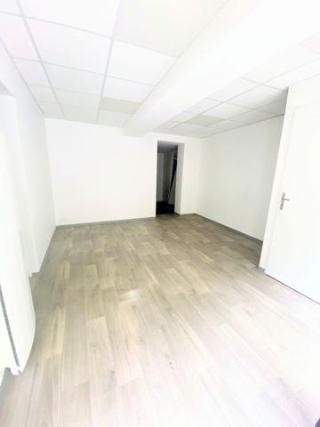 Local professionnel de 32m² - Réf AIGLE