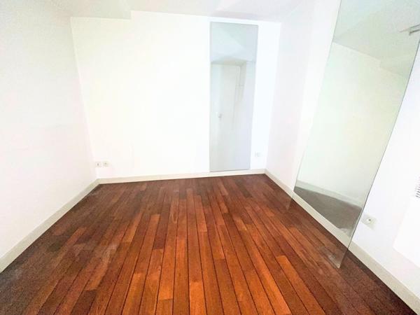 Local professionnel de 32m² - Réf AIGLE