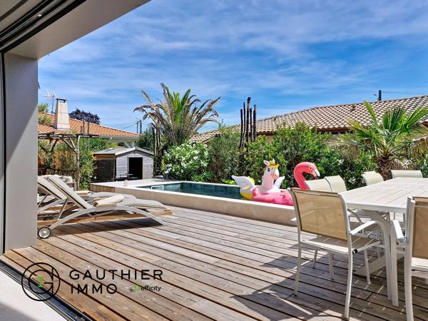 Maison
         5 pièces
        - 160 m² 1 090 000 € *