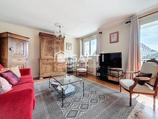 TYPE 4 avec balcon, ascenseur, cave et garage