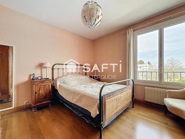 TYPE 4 avec balcon, ascenseur, cave et garage