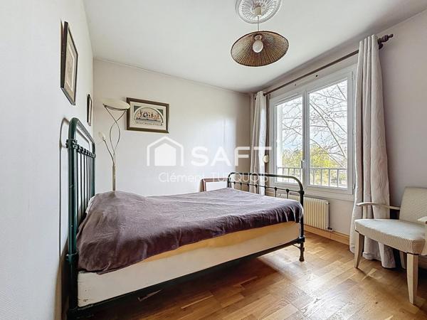 TYPE 4 avec balcon, ascenseur, cave et garage