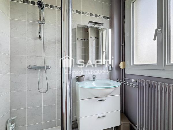 TYPE 4 avec balcon, ascenseur, cave et garage