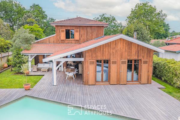 Superbe Villa drapée de Cèdre Rouge à La Hume