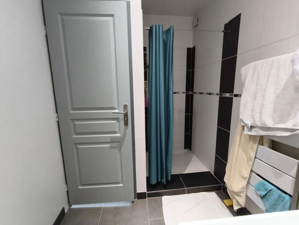 Maison individuelle, jardin et garage