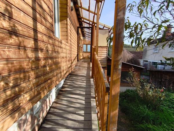 Maison individuelle, jardin et garage