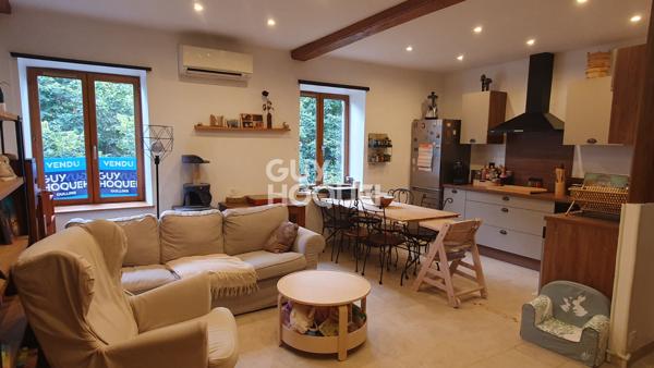 Charmant appartement 3 pièces ancien en duplex OULLINS (2 mn du métro) avec extérieur