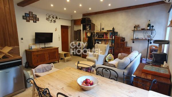 Charmant appartement 3 pièces ancien en duplex OULLINS (2 mn du métro) avec extérieur