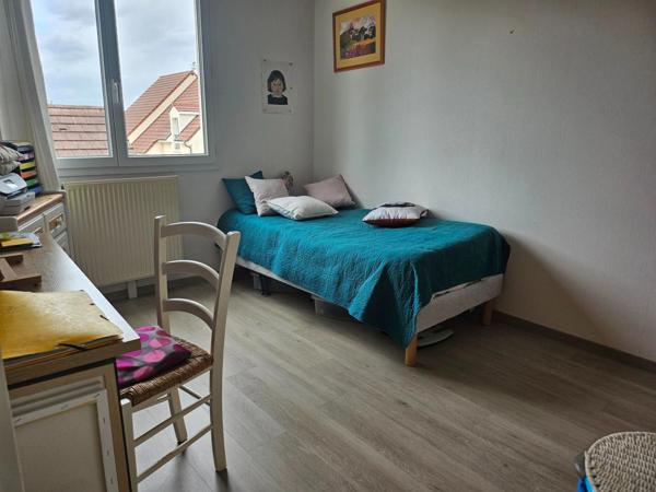 Appartement indépendant type maison Quartier résidentiel LONGVIC (21)