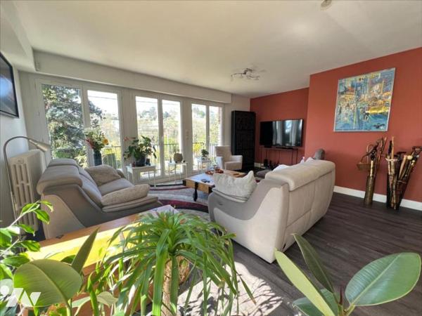 PROPRIETE 8 PIECES 220m²