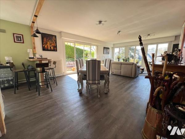 PROPRIETE 8 PIECES 220m²