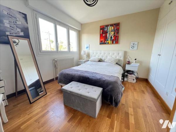 PROPRIETE 8 PIECES 220m²