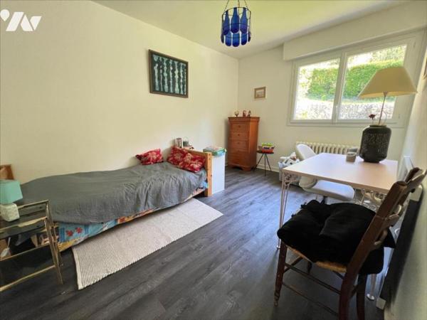 PROPRIETE 8 PIECES 220m²