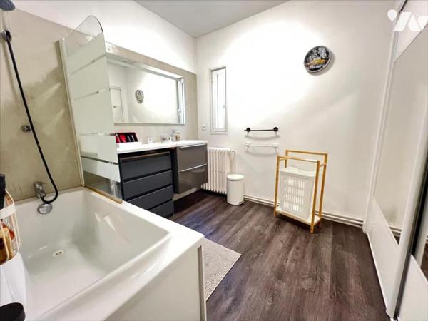 PROPRIETE 8 PIECES 220m²