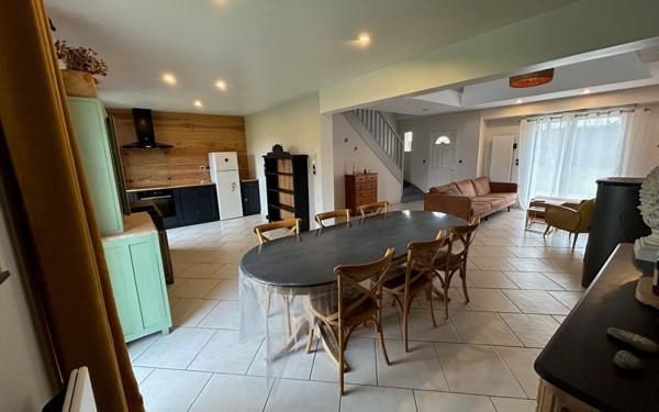 Maison à louer    3 pièces •  Mahéru