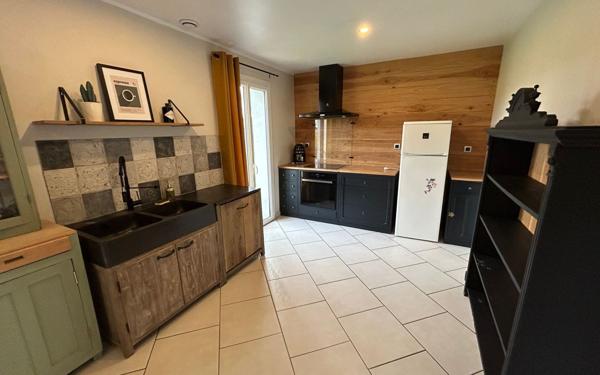 Maison à louer    3 pièces •  Mahéru