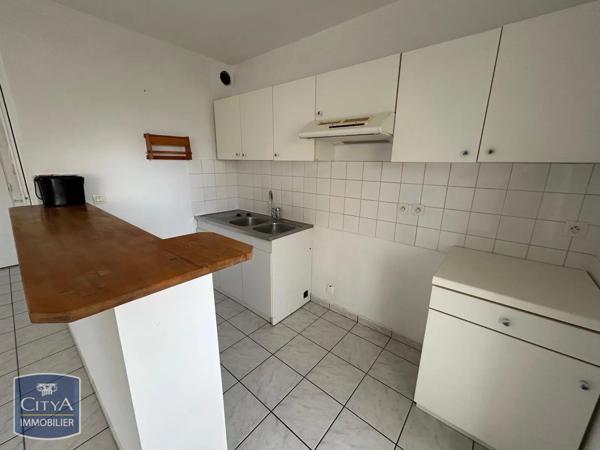 Appartement à louer 2 pièces 41m² Saint-Germain-lès-Arpajon (91180)