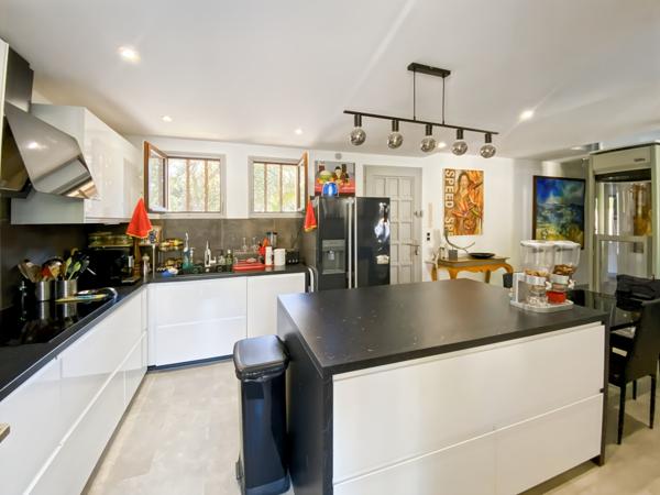 Uzès (30700) Uzès : maison à vendre pour famille avec enfants