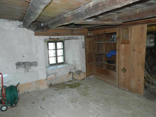 Rare, 2 chaumières dans hameau touristique de Haute Loire