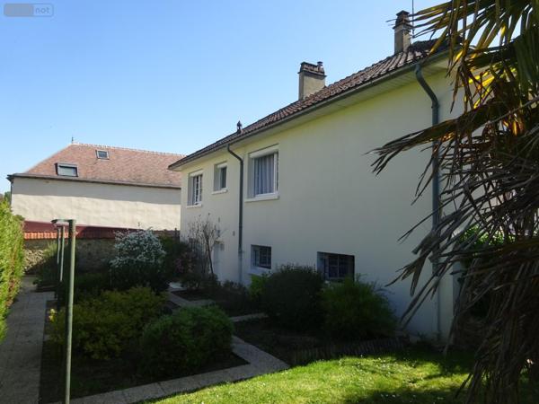 Pavillon à vendre à Nogent-le-Rotrou dans l'Eure-et-Loir (28400), ref : NOG 1035