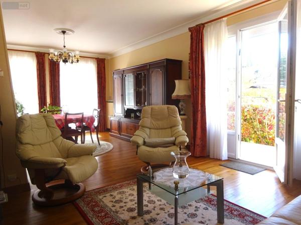 Pavillon à vendre à Nogent-le-Rotrou dans l'Eure-et-Loir (28400), ref : NOG 1035