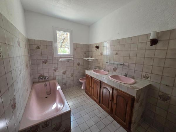 MAISON - GARAGE - CLIMATISATION - ABRI VOITURES