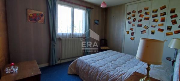 Maison située  à GOUX, 240 m² sur un terrain de plus de 11 000 m² entièrement clos.