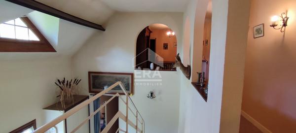 Maison située  à GOUX, 240 m² sur un terrain de plus de 11 000 m² entièrement clos.