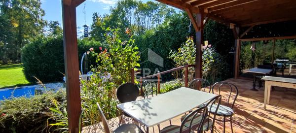 Maison située  à GOUX, 240 m² sur un terrain de plus de 11 000 m² entièrement clos.