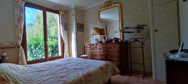 Maison située  à GOUX, 240 m² sur un terrain de plus de 11 000 m² entièrement clos.