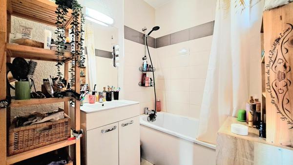 T4 avec terrasse et apeçu mer