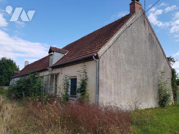A VENDRE - A VATAN (36) -  Pour les amoureux de la campagne, cette maison à usage d'habitation ...