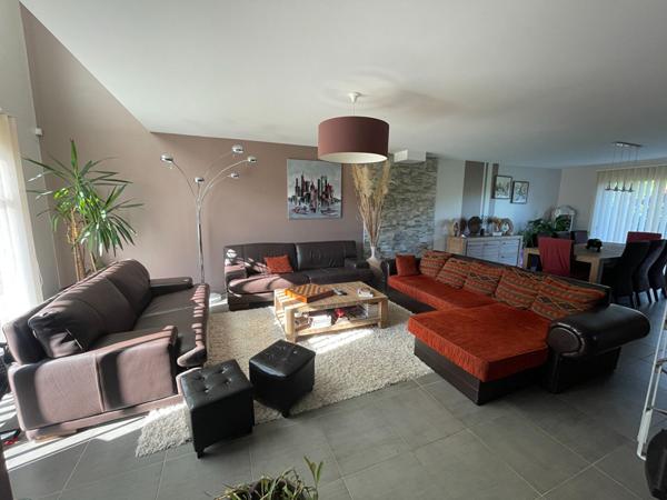 Maison Familiale de 171 m² - 7 Pièces, 4 Chambres avec Grand Jardin !