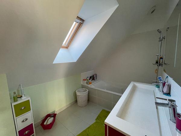 Maison Familiale de 171 m² - 7 Pièces, 4 Chambres avec Grand Jardin !