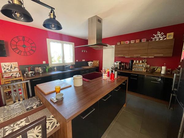 Maison Familiale de 171 m² - 7 Pièces, 4 Chambres avec Grand Jardin !