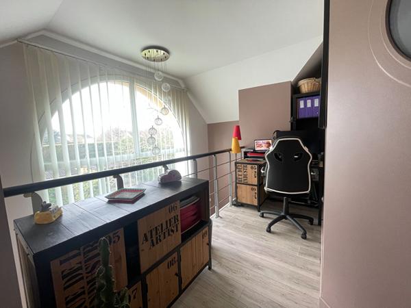 Maison Familiale de 171 m² - 7 Pièces, 4 Chambres avec Grand Jardin !