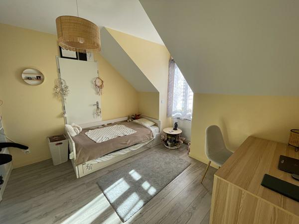 Maison Familiale de 171 m² - 7 Pièces, 4 Chambres avec Grand Jardin !