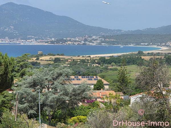 Terrain à vendre de 1 078 m²