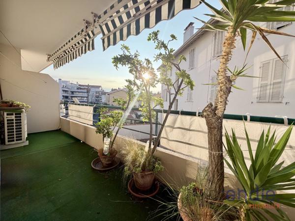 SAINT RAPHAEL T3 TERRASSE ET BALCON