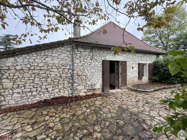 Maison de village, terrain et grange
