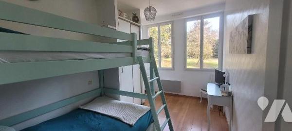 Appartement à Vendre à Pleurtuit (35730) en Ille-et-Vilaine (35)

Appartement situé au premie...