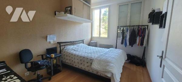 Appartement à Vendre à Pleurtuit (35730) en Ille-et-Vilaine (35)

Appartement situé au premie...