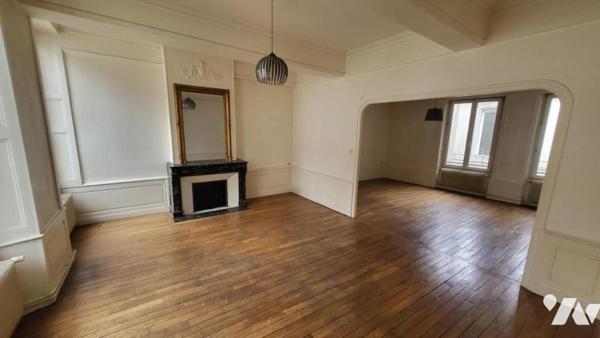 IMMEUBLE DE RAPPORT DE CARACTERE