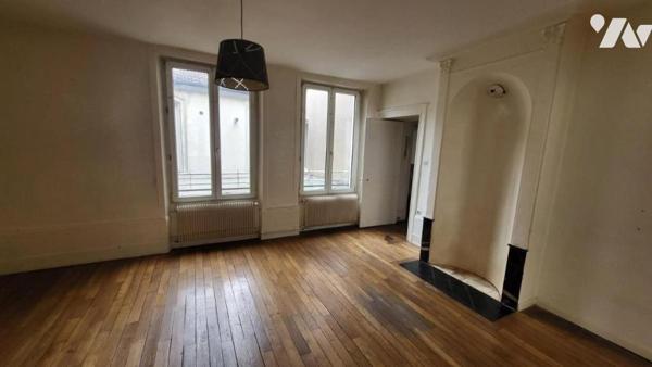 IMMEUBLE DE RAPPORT DE CARACTERE