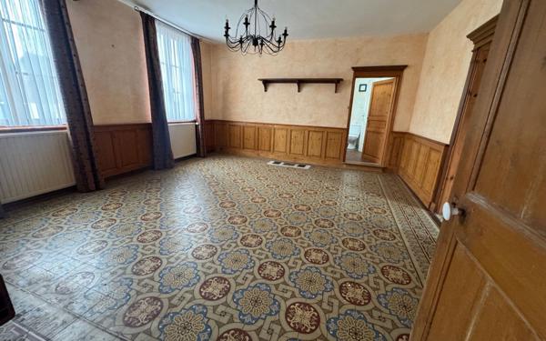 Maison à vendre    7 pièces •  Saint-Sauflieu