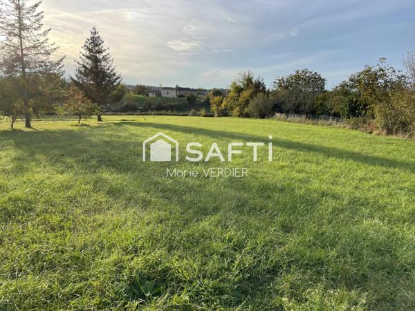 Terrain constructible de 2400 m2