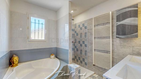 MEZE (34) Maison à vendre 7 pièces 152 m2 + garage - 406 m2 de terrain